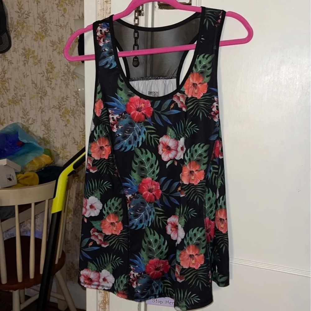 Workout tops - Picture 5 of 5